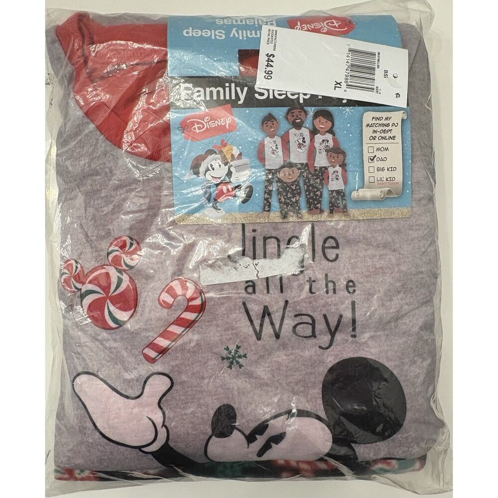 Disney Men’s Mickey Mouse Christmas Holiday Pajamas Set Size XL NWT